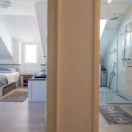 아파트 Apartman Boki